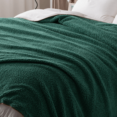 Hudson Sherpa Blanket in Moss