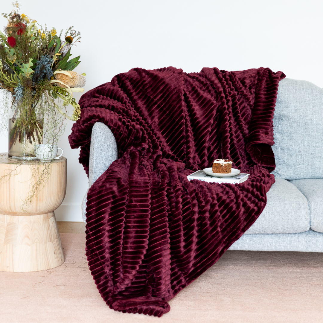 Teddy Fleece Blanket in Burgundy
