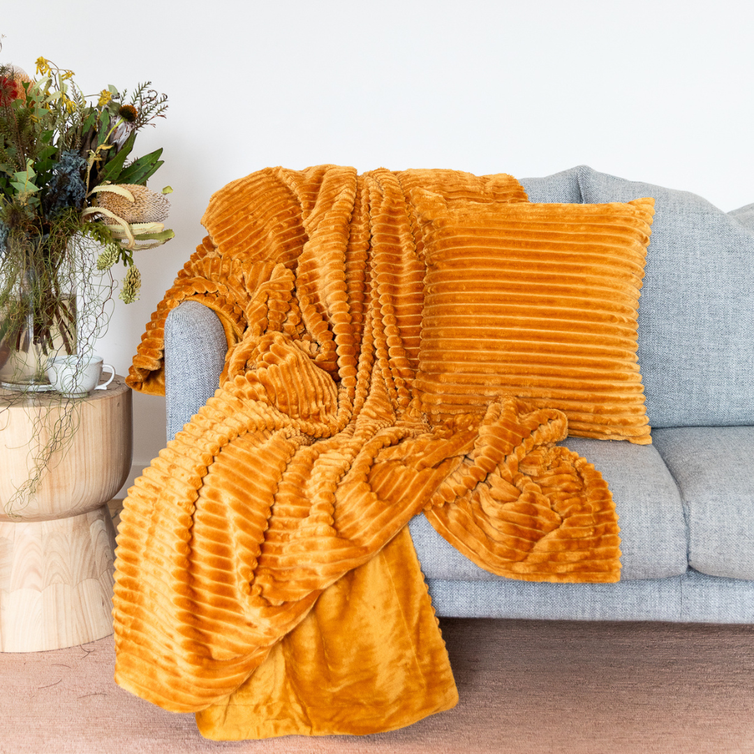 Teddy Fleece Blanket in Mustard
